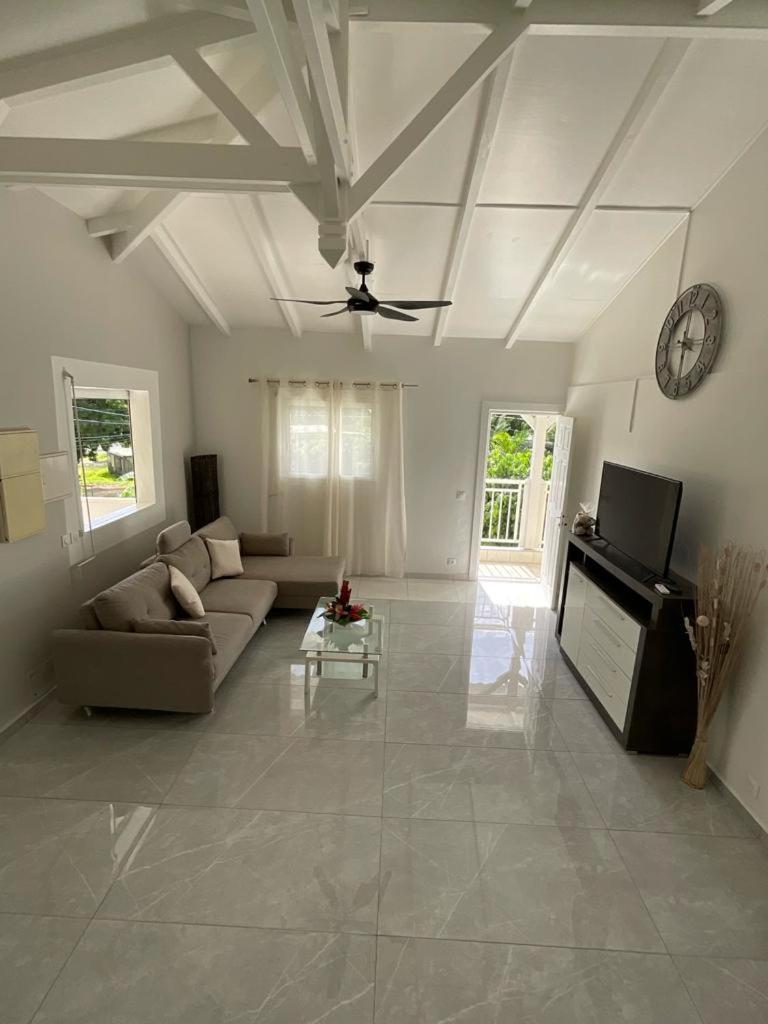 Location Les Flamboyants Appartement Sainte-Anne  Buitenkant foto