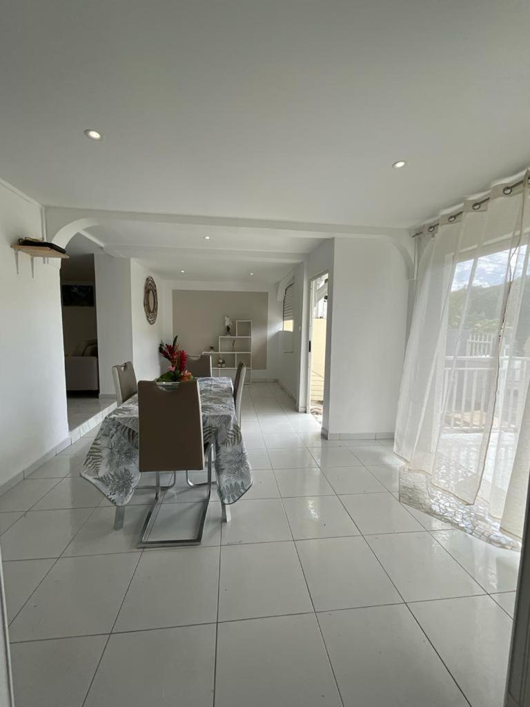 Location Les Flamboyants Appartement Sainte-Anne  Kamer foto